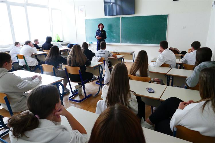 Slika /PU_KK/Vijesti/2025/11/Srednja škola Koprivnica - 5.JPG